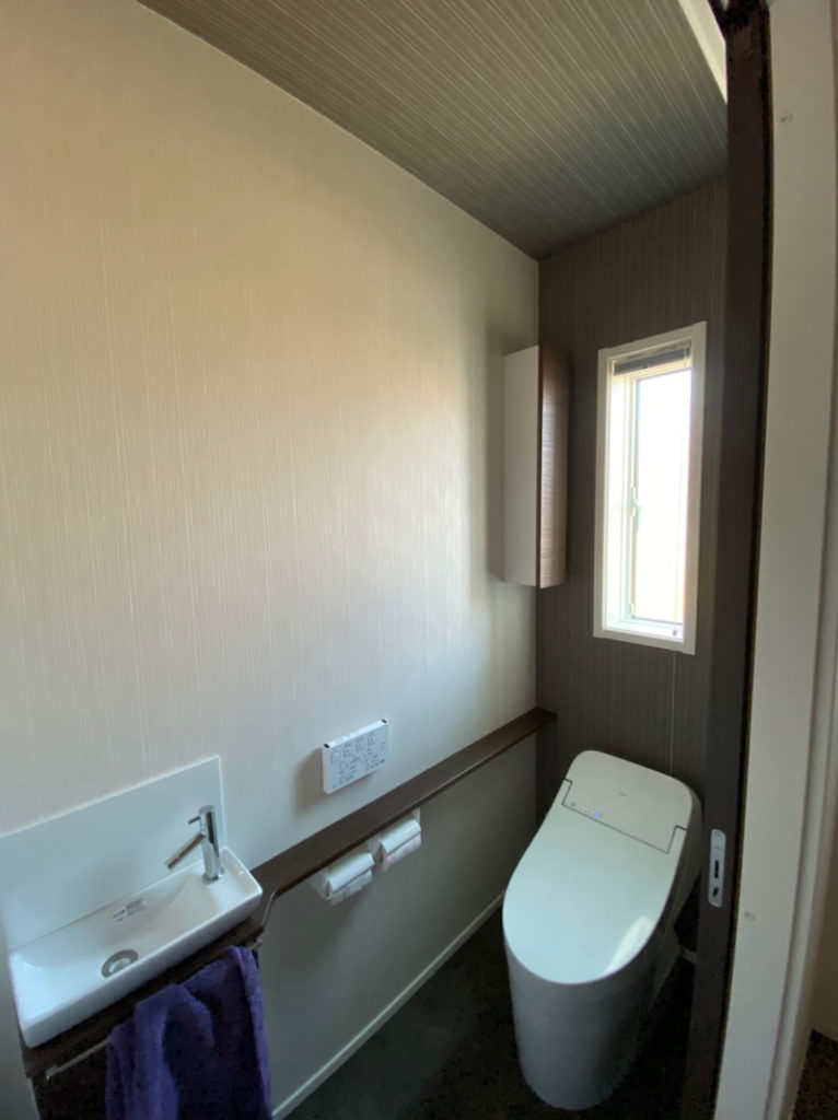 トイレの窓不要論 広島の地元工務店で注文住宅を建てるなら「広島住宅総合館」
